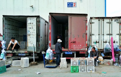 貨箱生活——北京新發地農副產品批發市場的紀實
